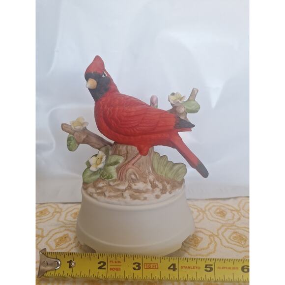 Vintage Cardinal Bird Music Box – Hand-Painted Resin, Floral Branch Base - Picture 6 of 9